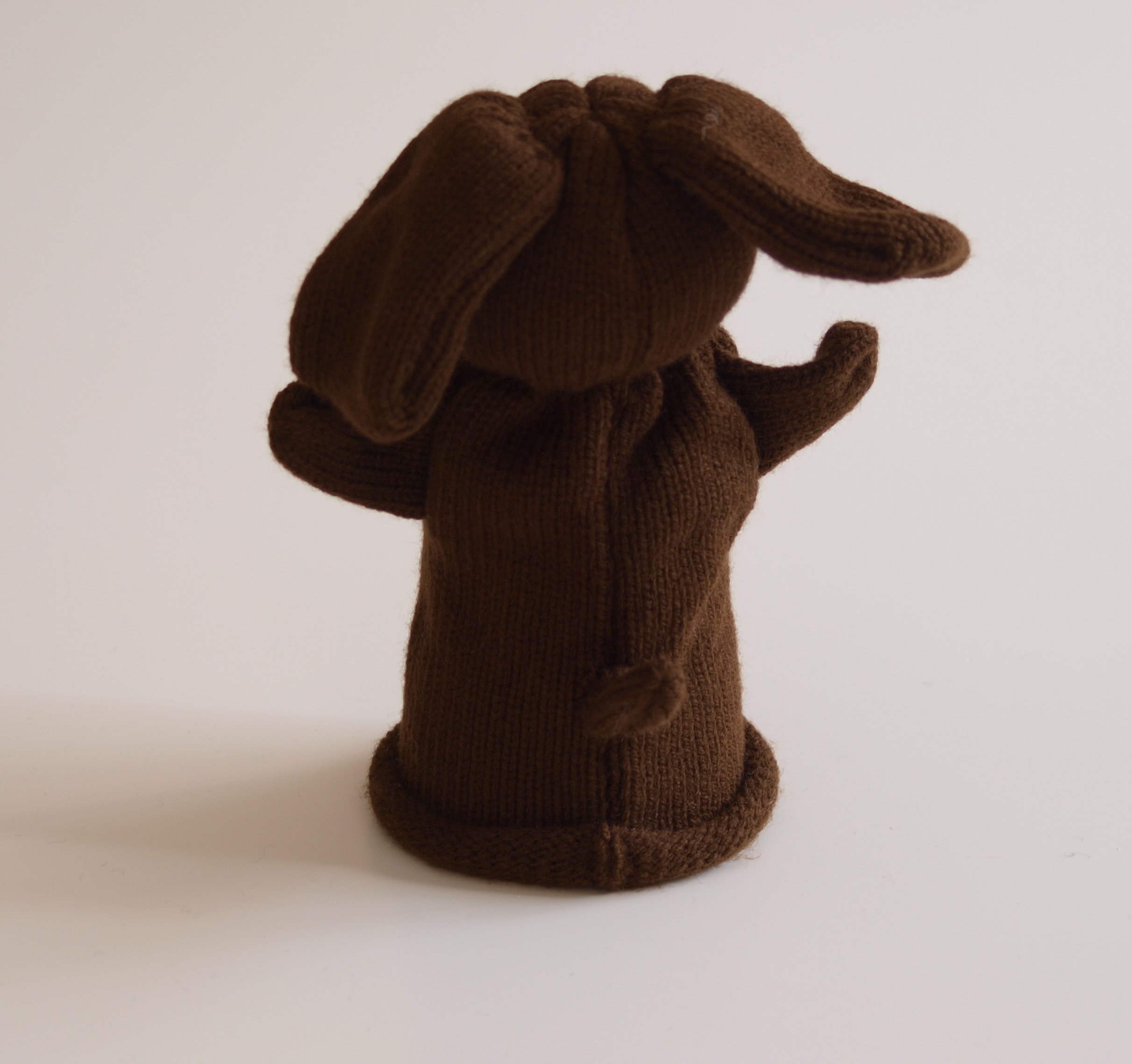 Handspielfigur Dackel von hinten