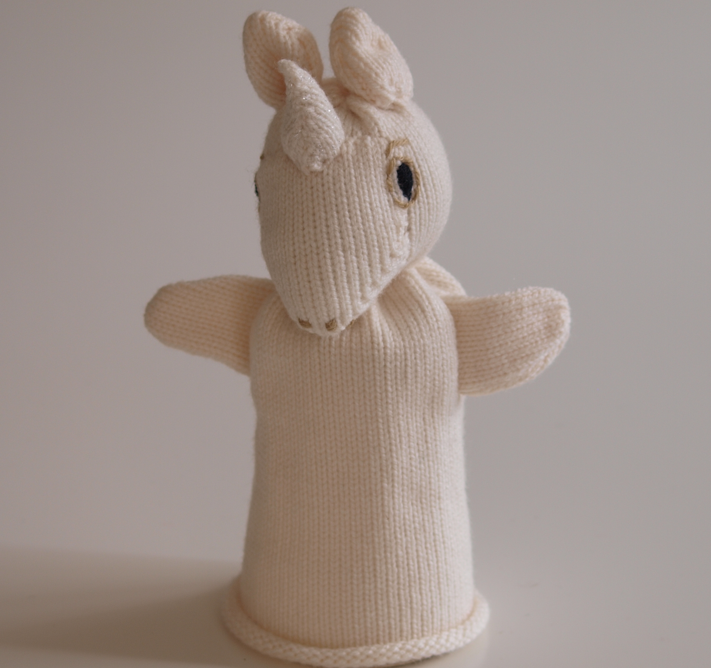 Handspielfigur Einhorn von vorne