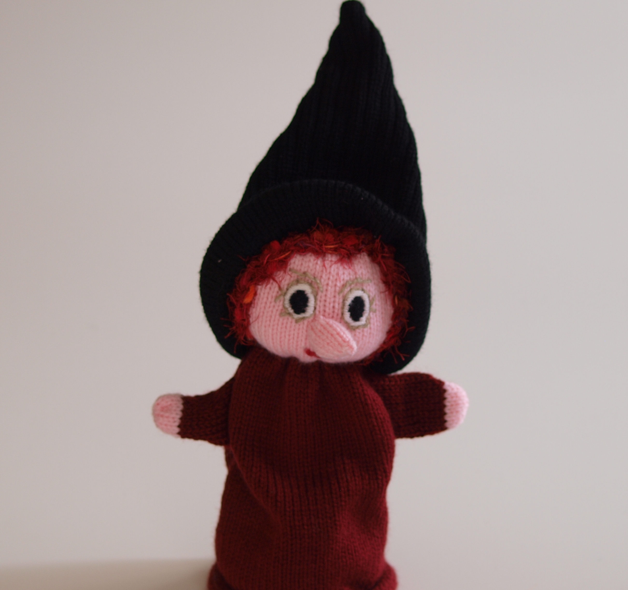 Handspielfigur Hexe von vorne