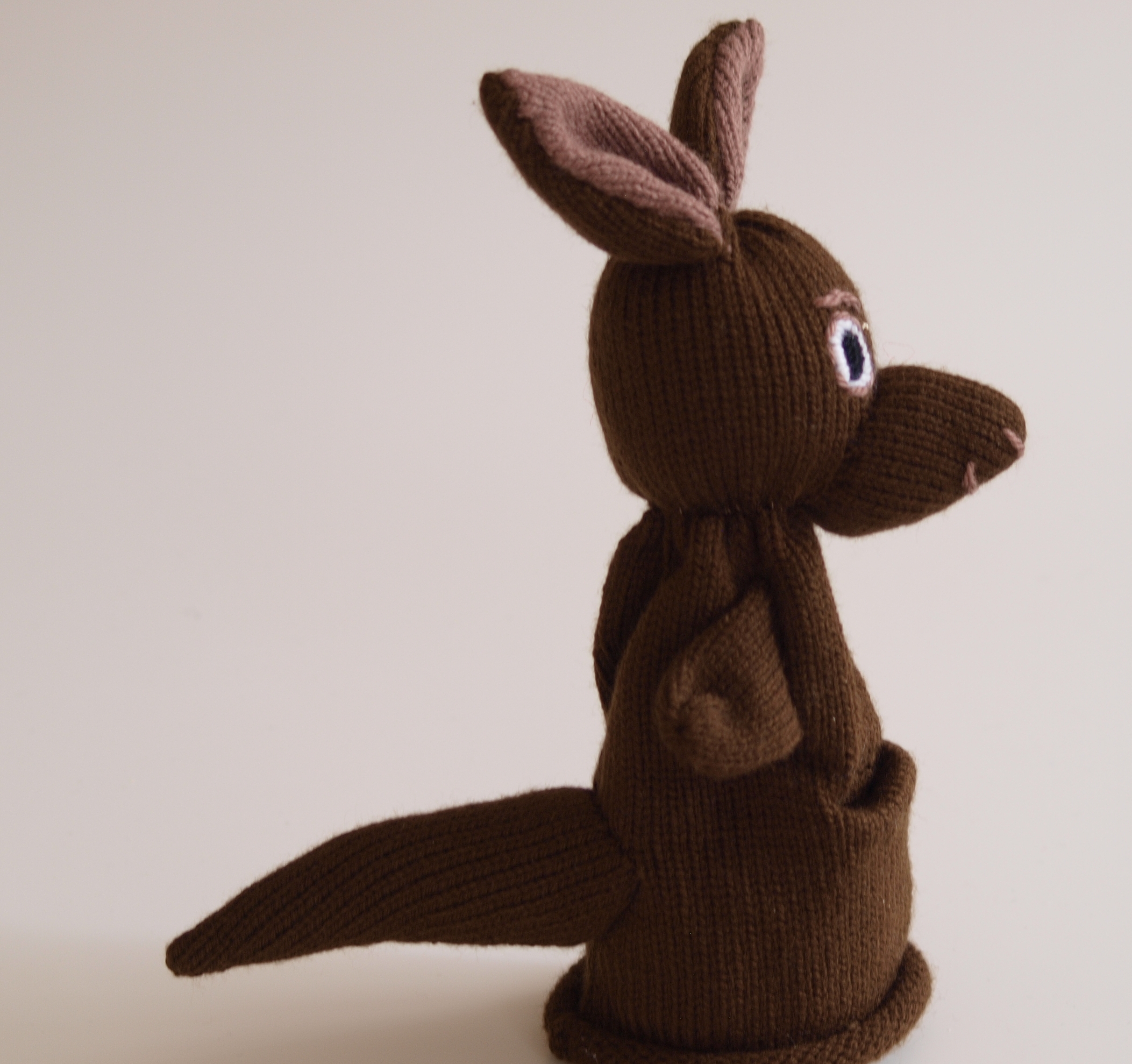 Handspielfigur Känguruh von rechts