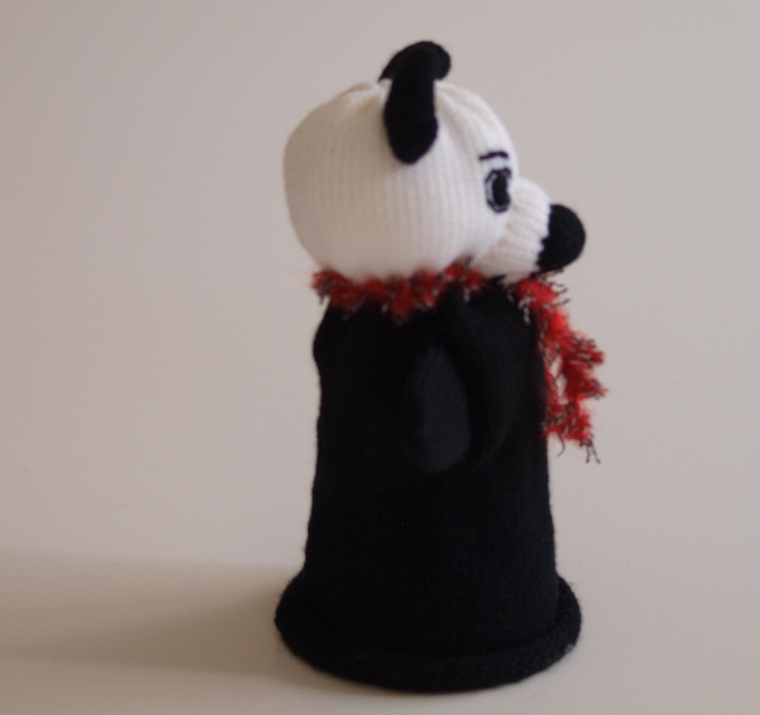 Handspielfigur Panda von rechts