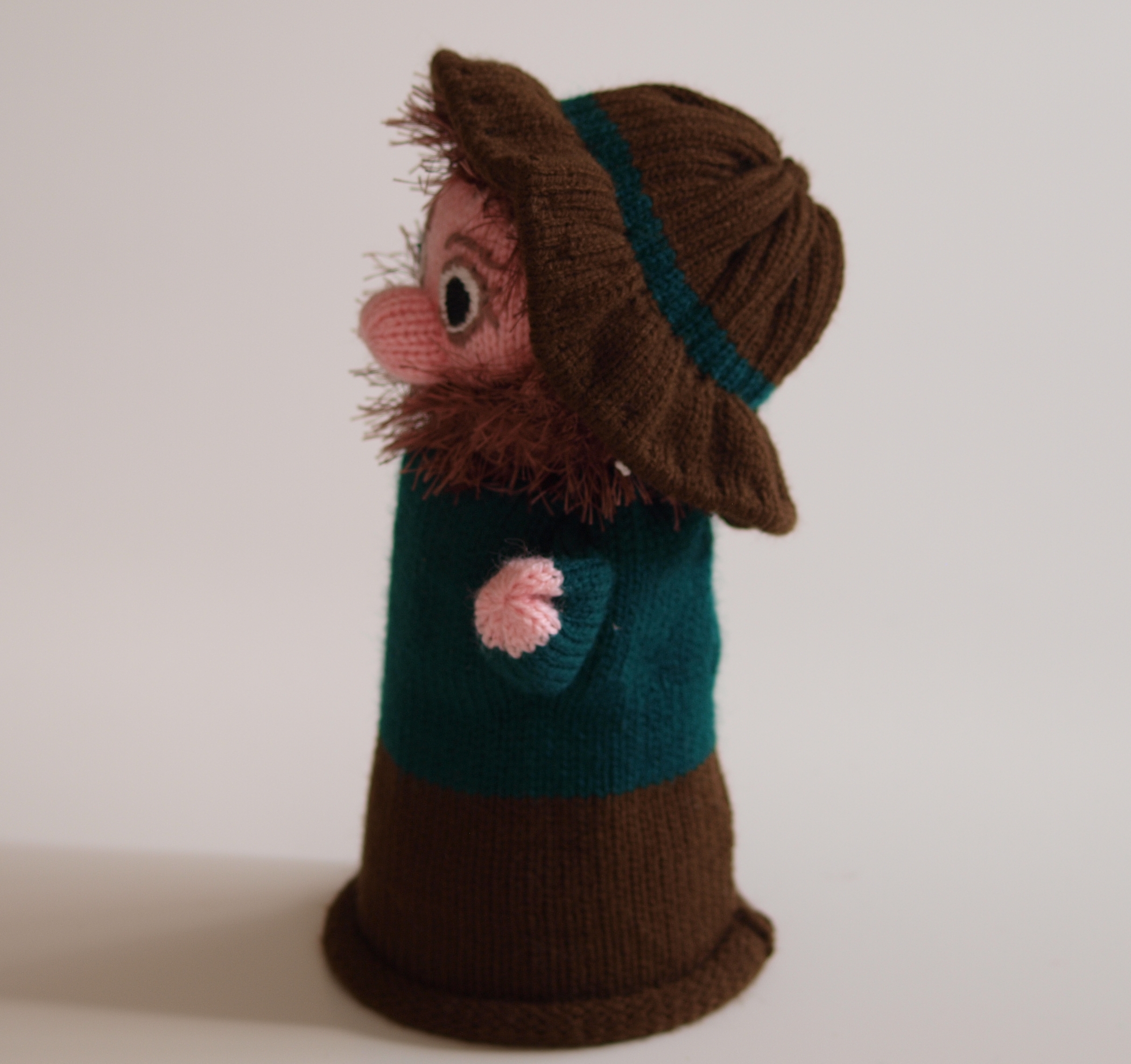 Handspielfigur Räuber von links