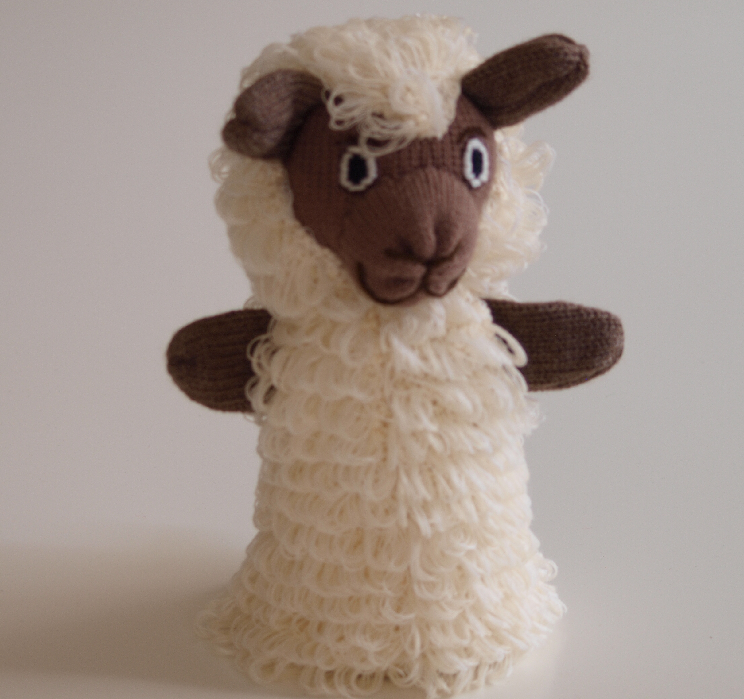 Handspielfigur Schaf von vorne