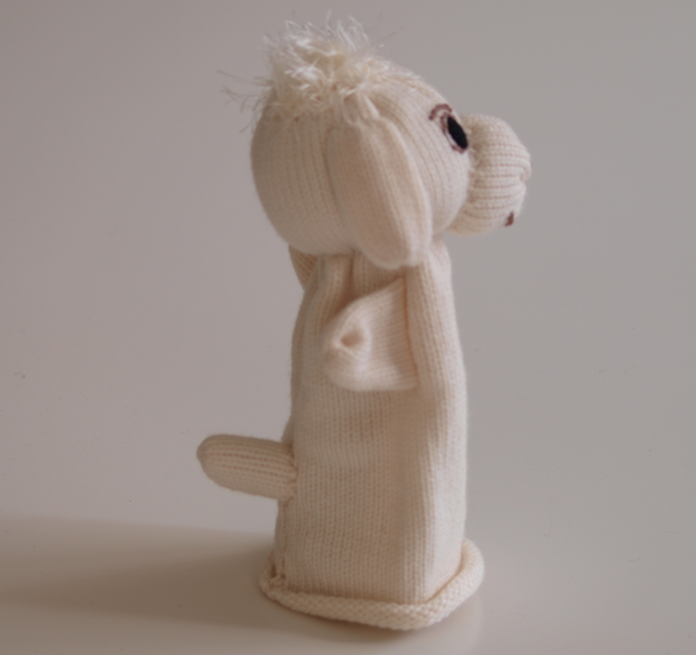 Handspielfigur Schaf von rechts