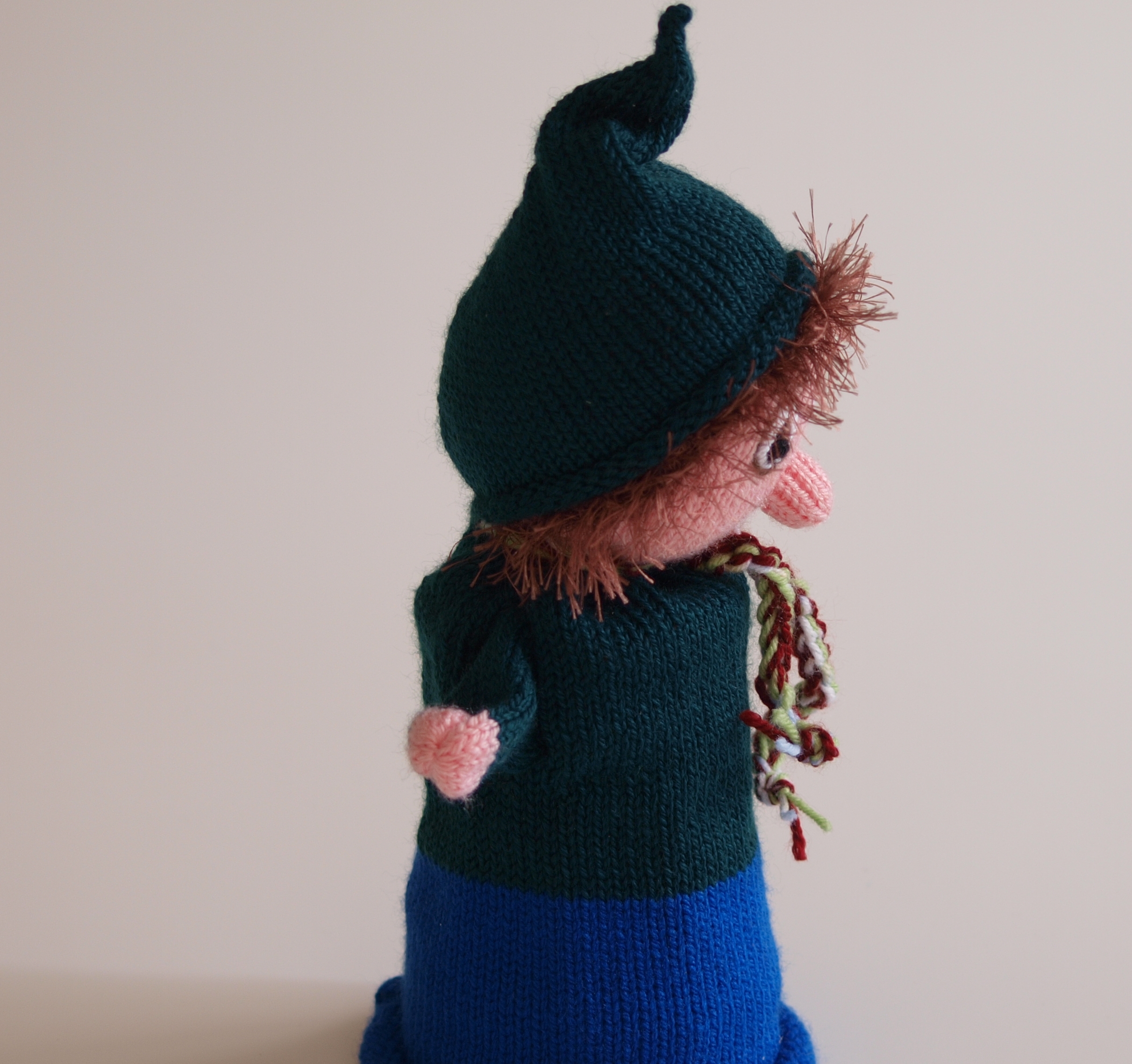 Handspielfigur Seppl von rechts