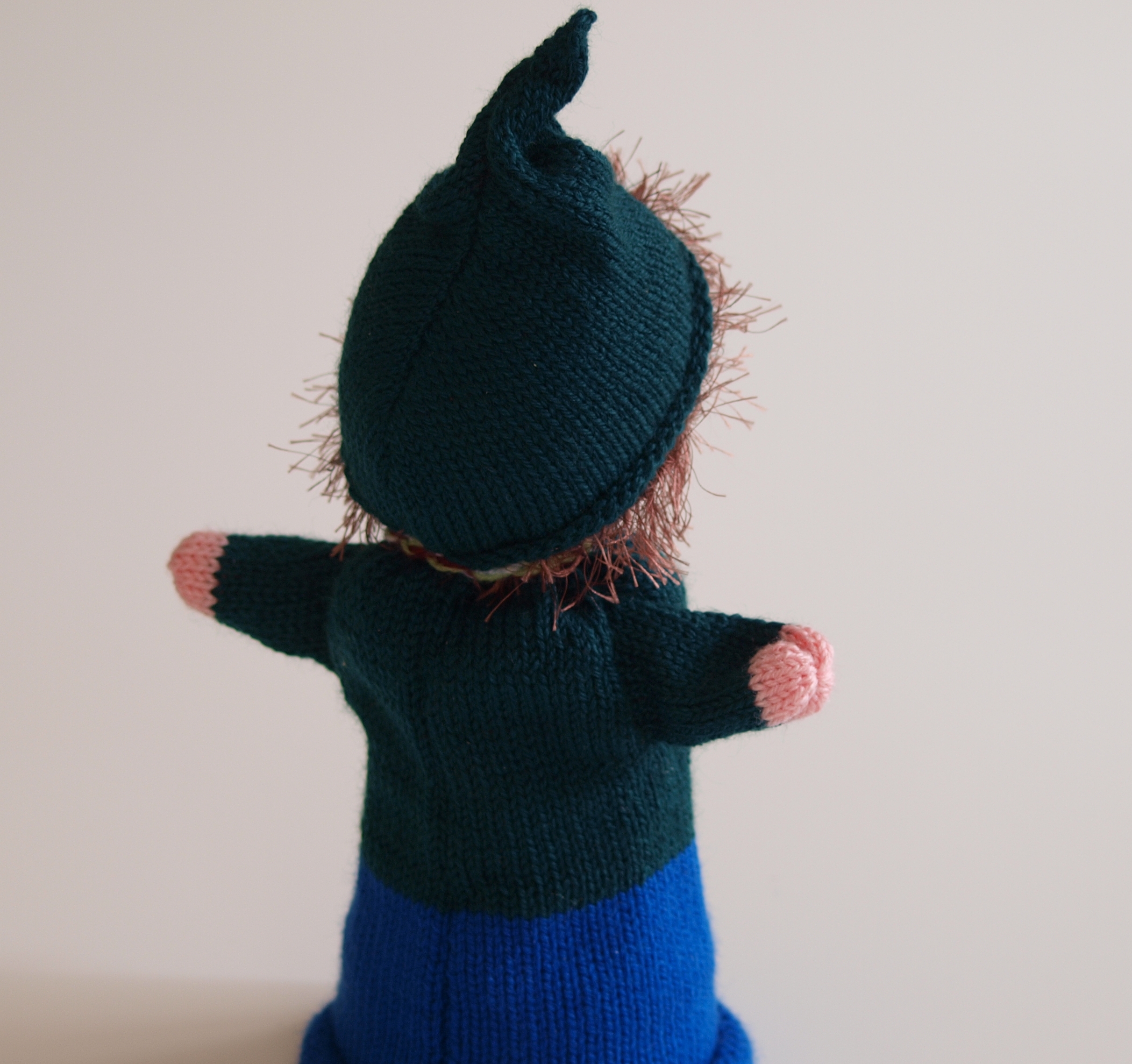 Handspielfigur Seppl von hinten