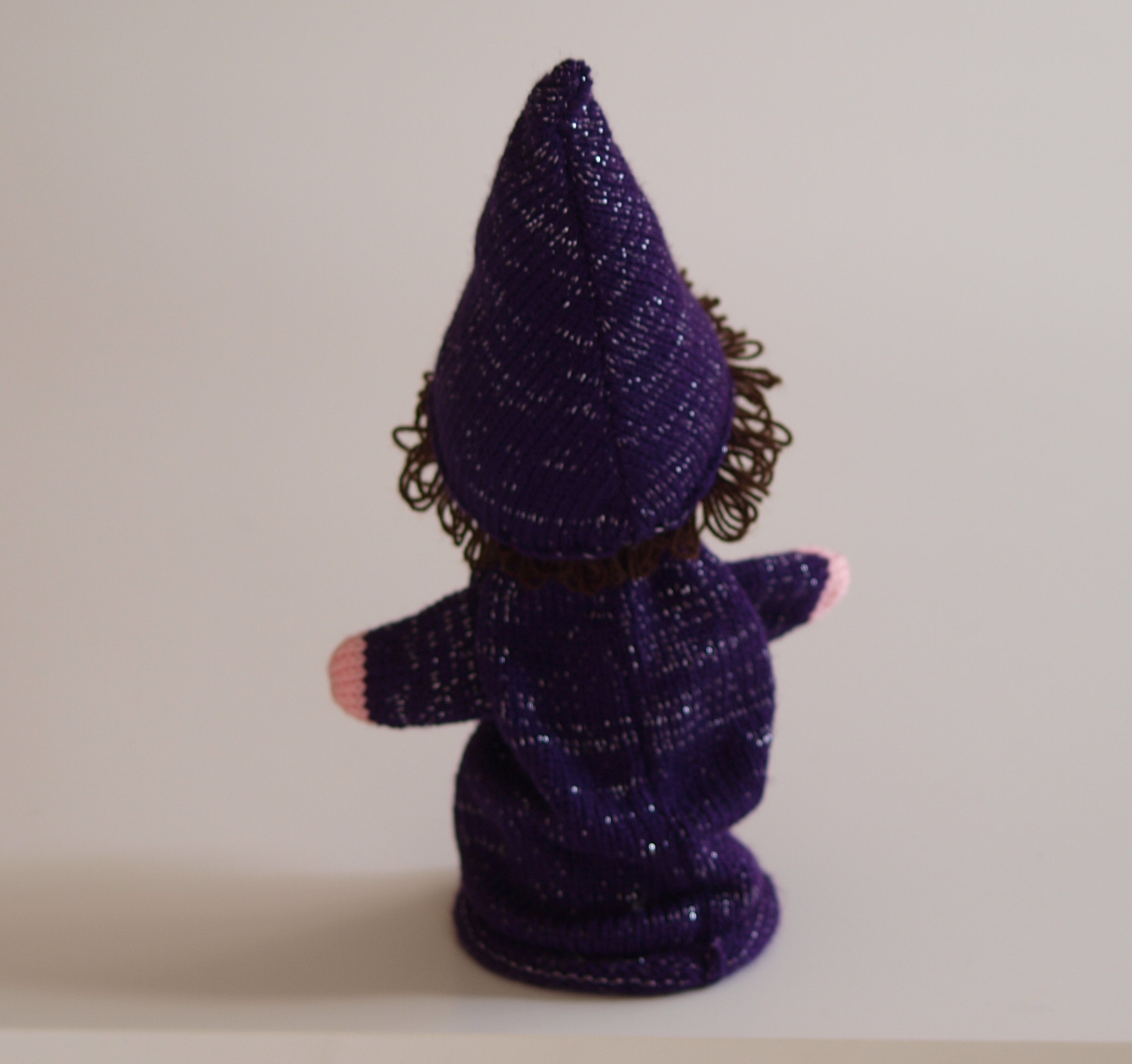 Handspielfigur Zauberer von hinten