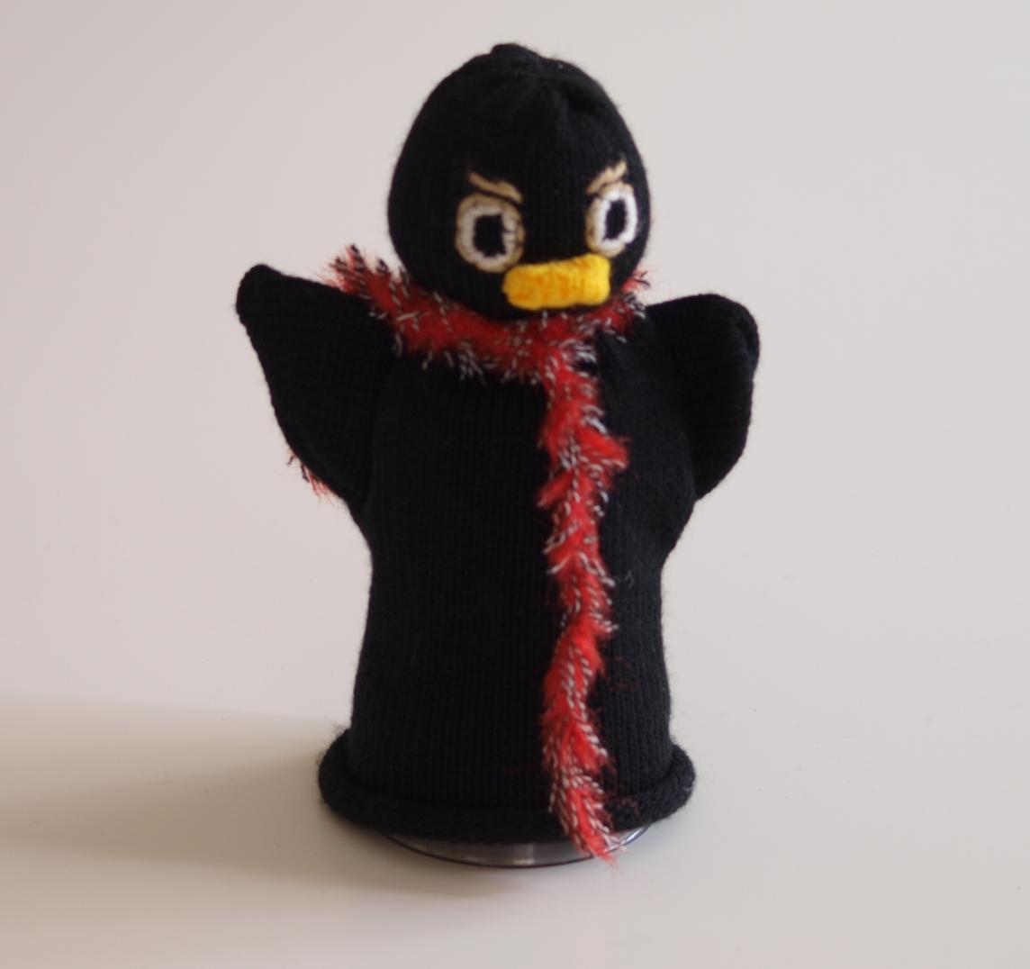 Handspielfigur Rabe von vorne