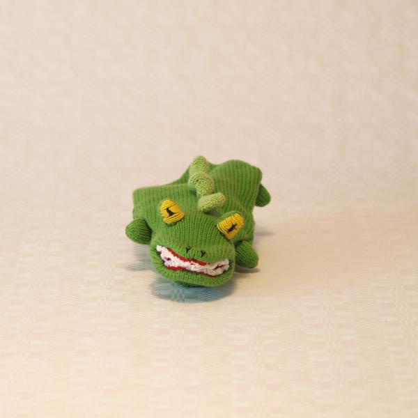 Handspielfigur Krokodil von vorne