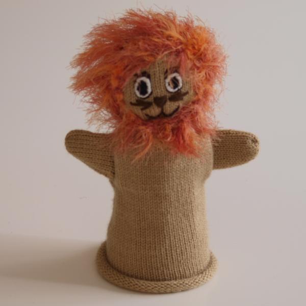 Handspielfigur Löwe von vorne