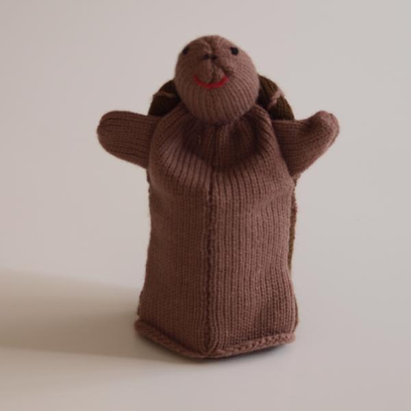 Handspielfigur Schildkröte von vorne