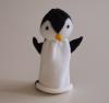Handspielfigur Pinguin von vorne